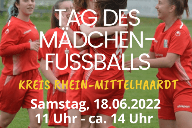 Eine Gruppe junger M&auml;dchen in roten Fu&szlig;balltrikots feiert auf dem Spielfeld. Textinformationen &uuml;ber eine Veranstaltung.