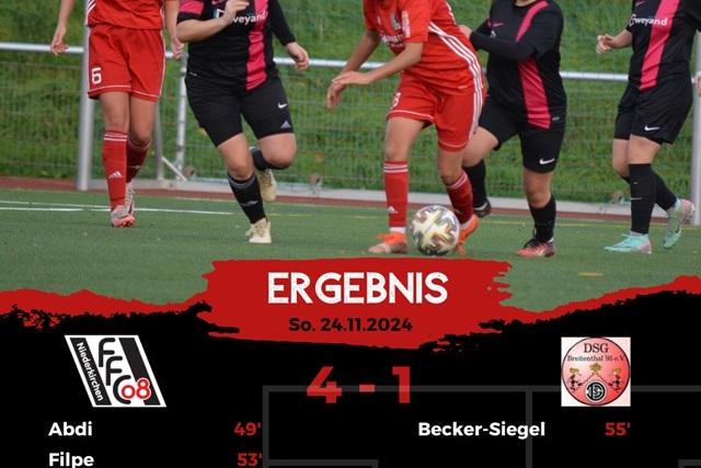 Fu&szlig;ballspiel zwischen FFC08 und Becker-Siegel mit Endstand 4-1, Spielerinnen im Wettkampf auf dem Platz.